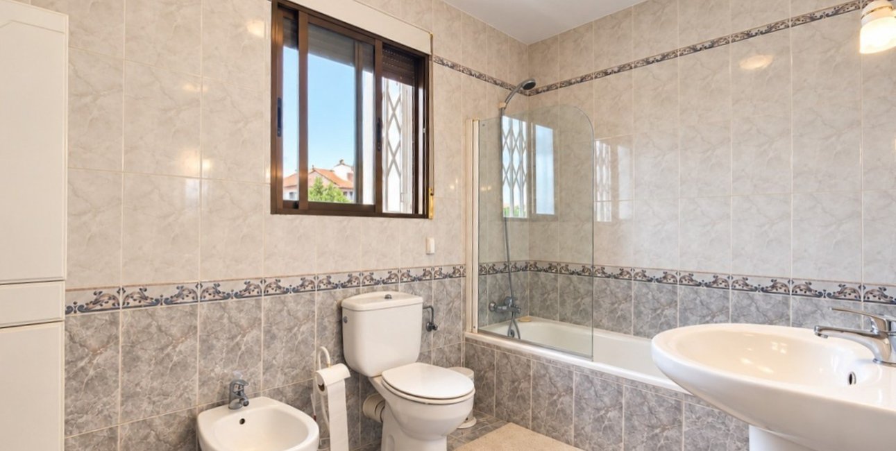 Reventa - Adosado -
Torrevieja - Torrevieja - Centre