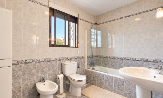 Reventa - Adosado -
Torrevieja - Torrevieja - Centre