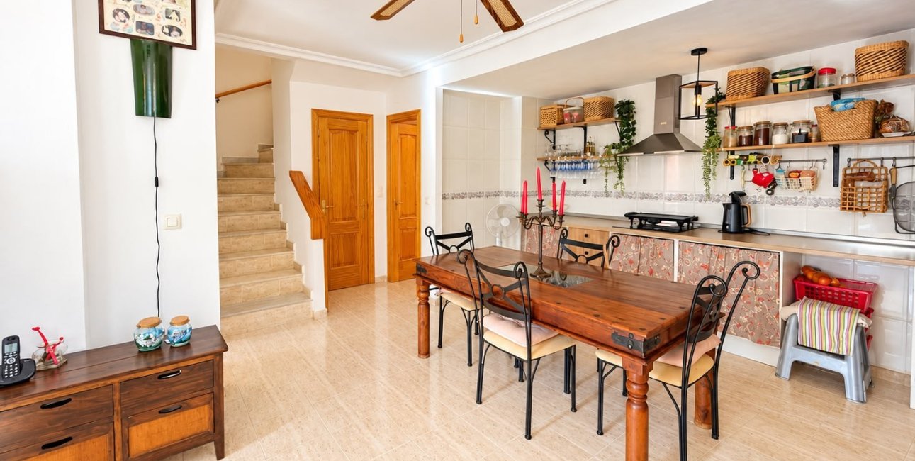 Resale - Semi - Detached Villa -
Alicante - La Florida