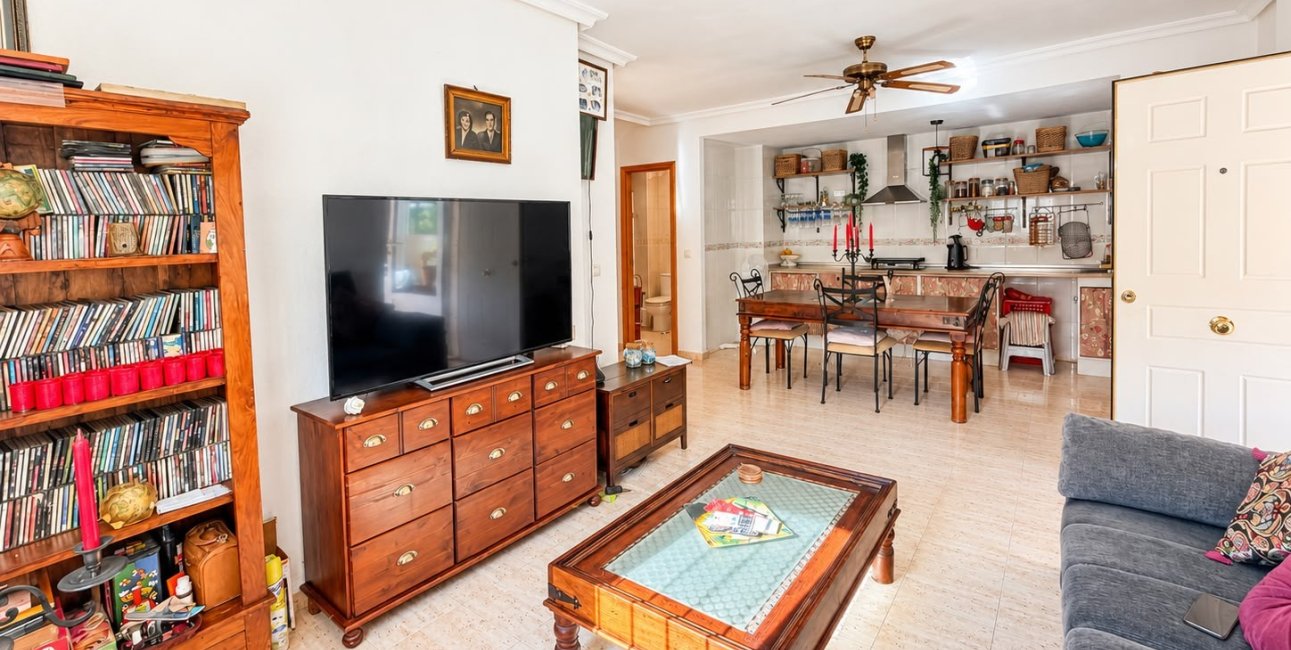 Resale - Semi - Detached Villa -
Alicante - La Florida
