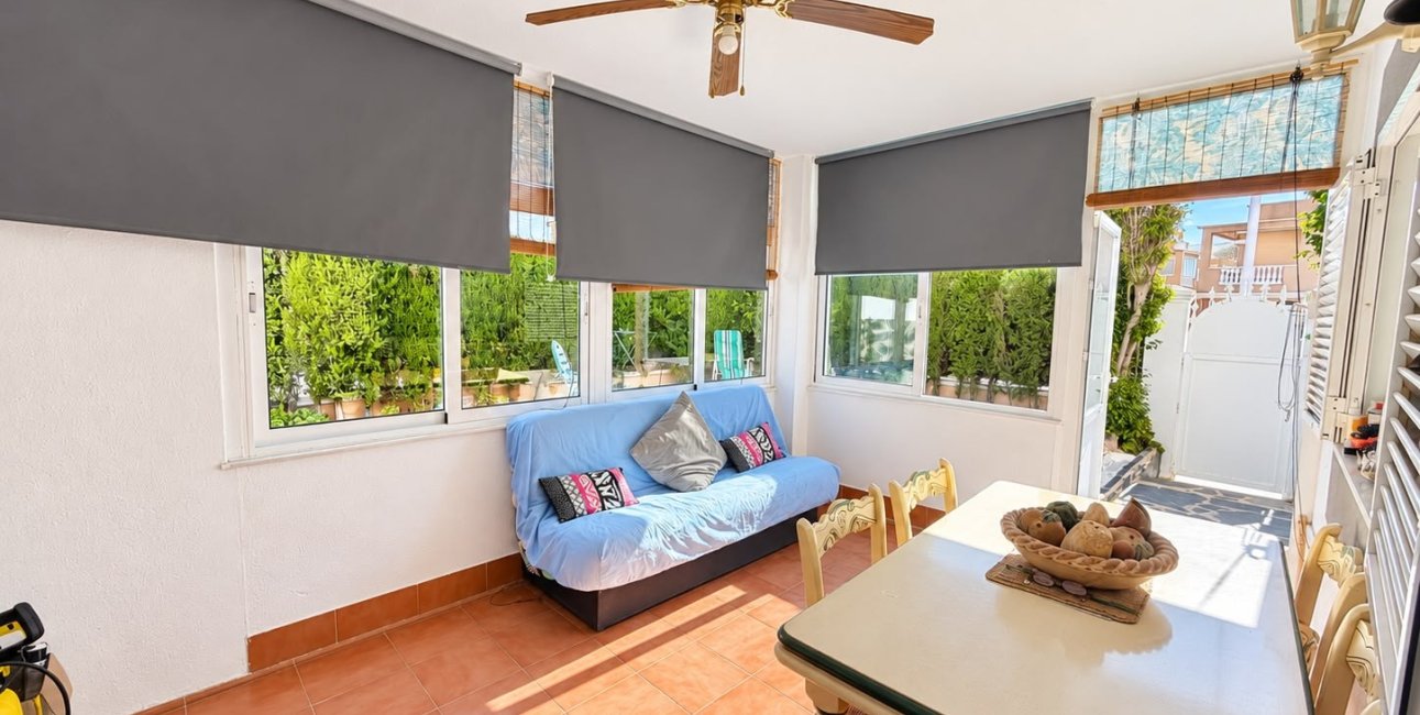 Resale - Semi - Detached Villa -
Alicante - La Florida