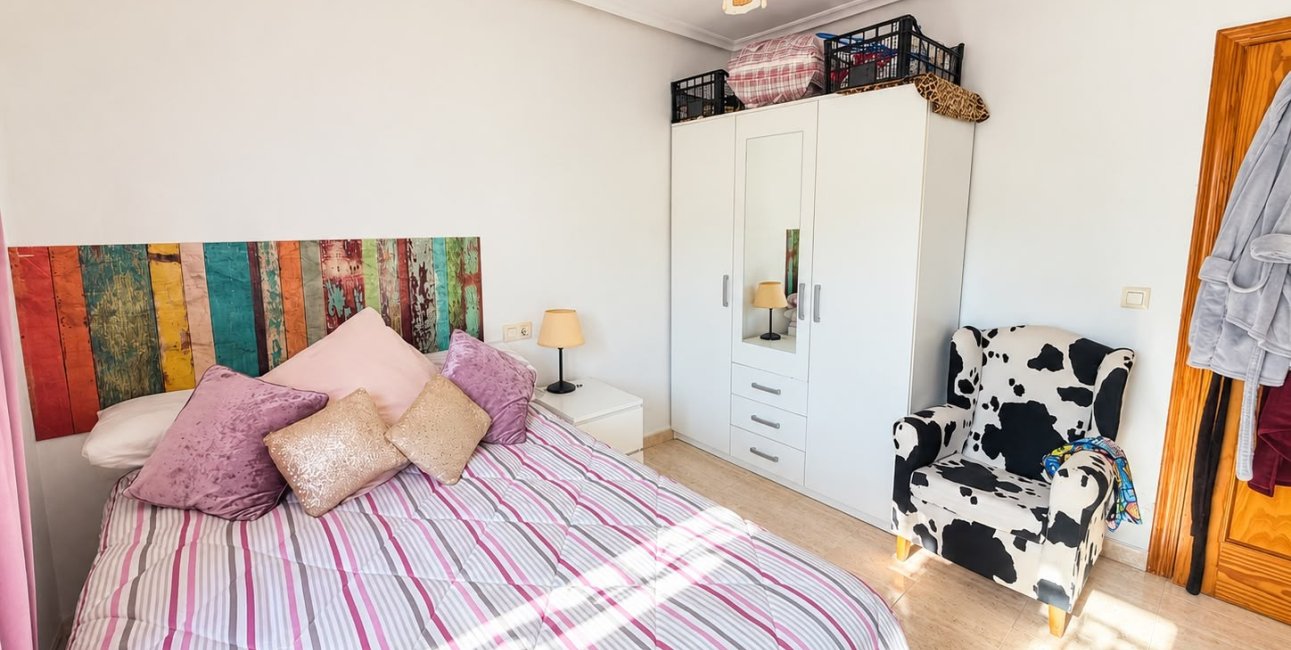 Resale - Semi - Detached Villa -
Alicante - La Florida