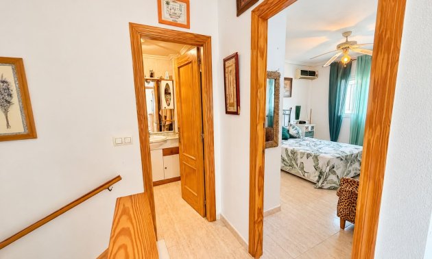 Resale - Semi - Detached Villa -
Alicante - La Florida