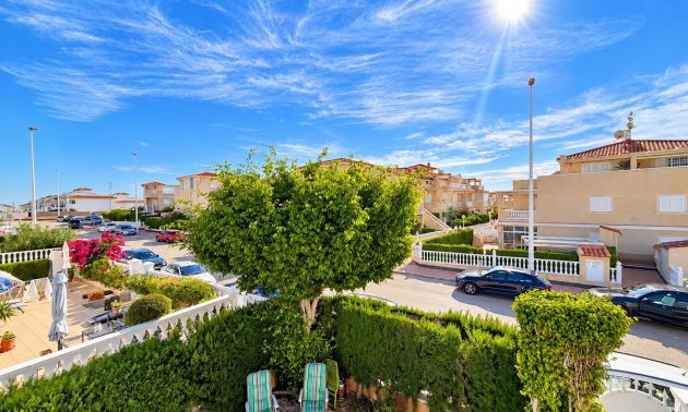 Resale - Semi - Detached Villa -
Alicante - La Florida