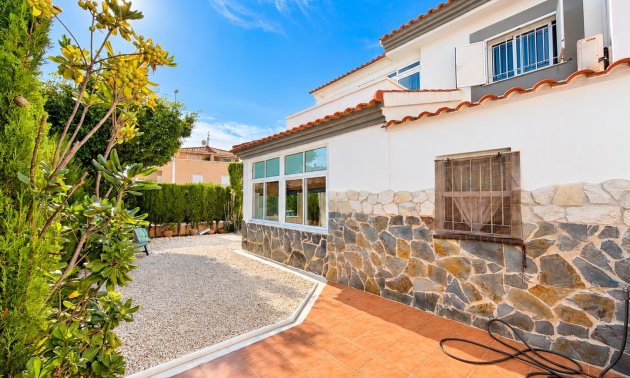 Resale - Semi - Detached Villa -
Alicante - La Florida