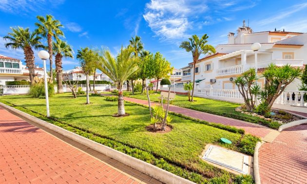Resale - Semi - Detached Villa -
Alicante - La Florida