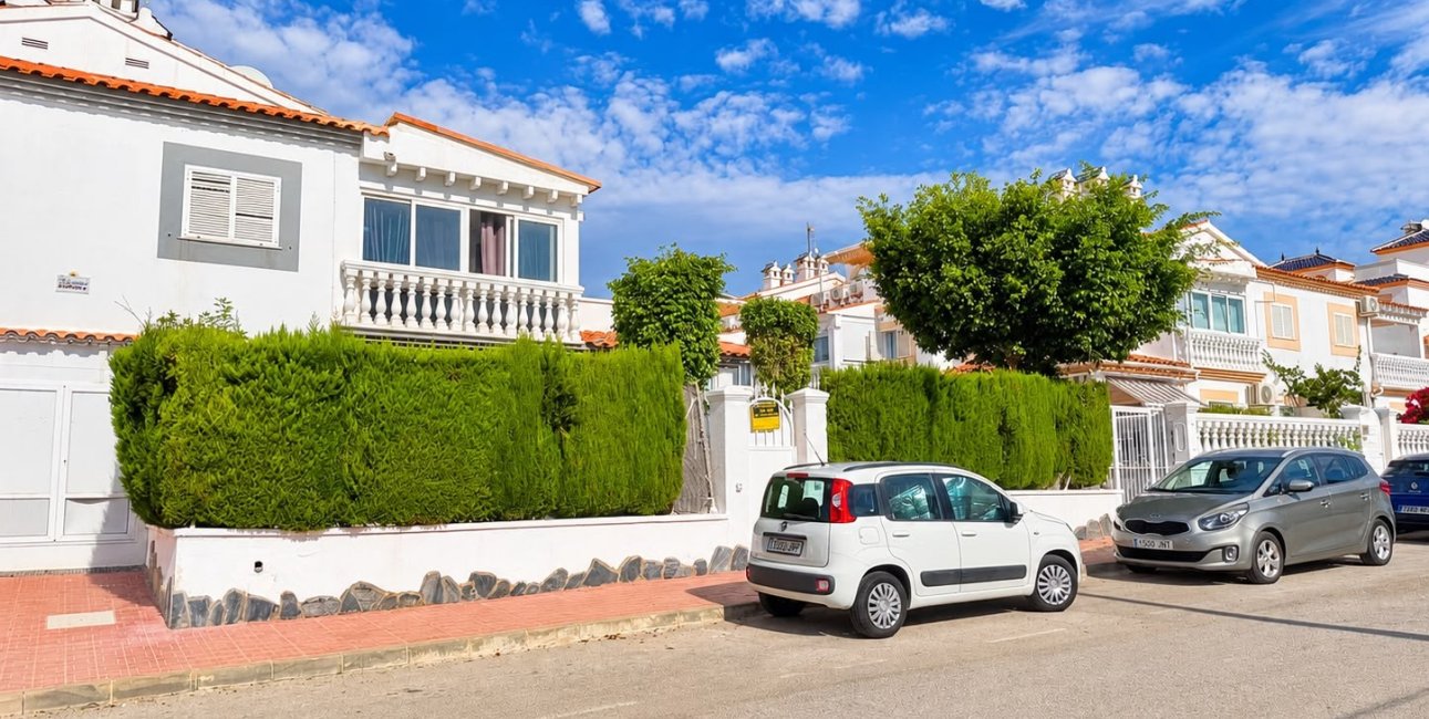 Resale - Semi - Detached Villa -
Alicante - La Florida