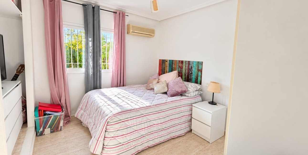 Resale - Townhouse -
Orihuela Costa - Playa Flamenca