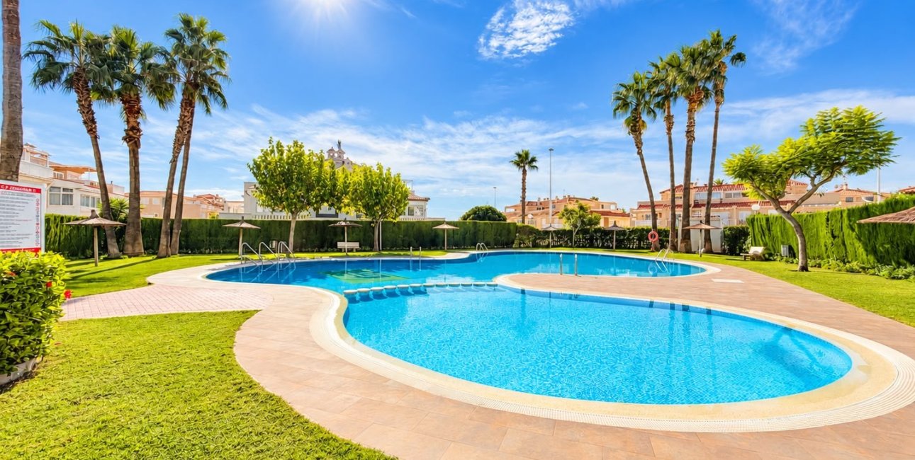 Resale - Townhouse -
Orihuela Costa - Playa Flamenca