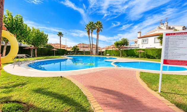 Resale - Townhouse -
Orihuela Costa - Playa Flamenca