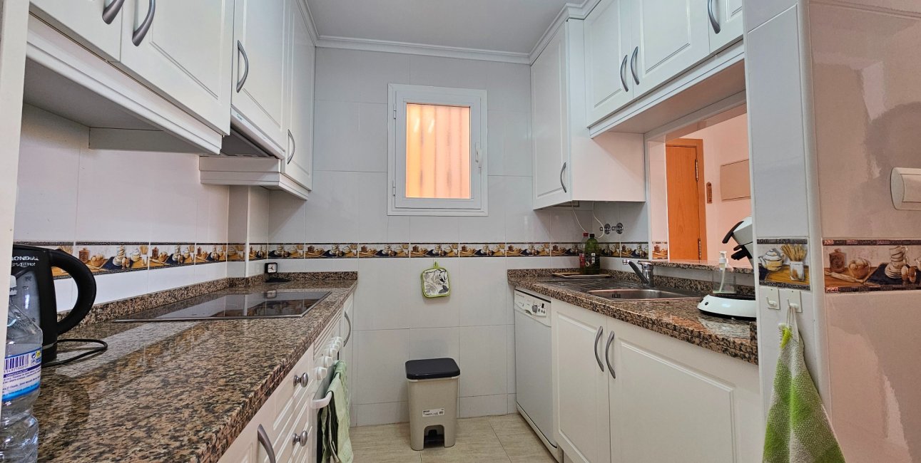 Resale - Apartment / flat -
Torrevieja - Torreblanca