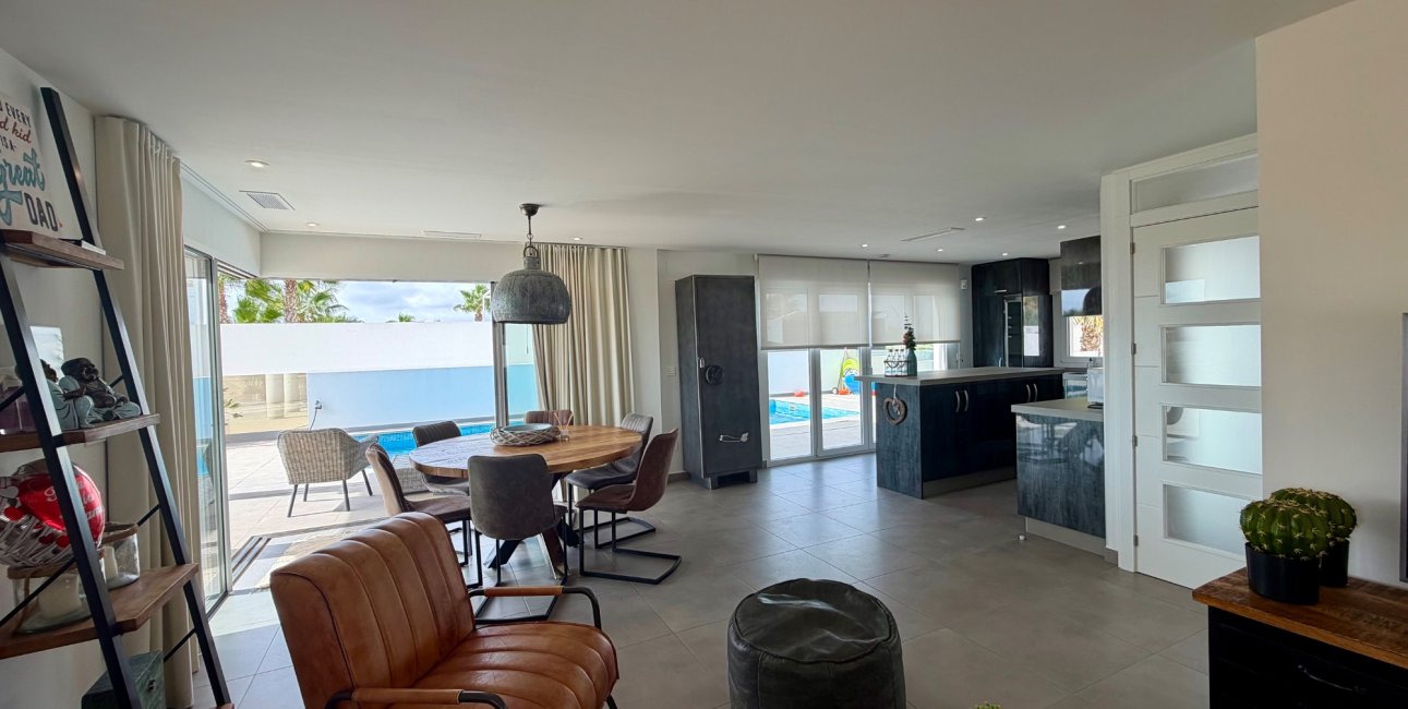 Resale - Villa -
La Marina - La Marina - Urbanization