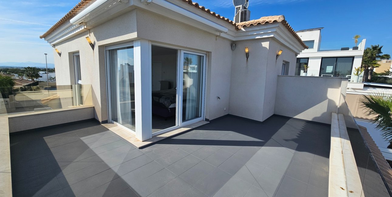 Resale - Villa -
La Marina - La Marina - Urbanization
