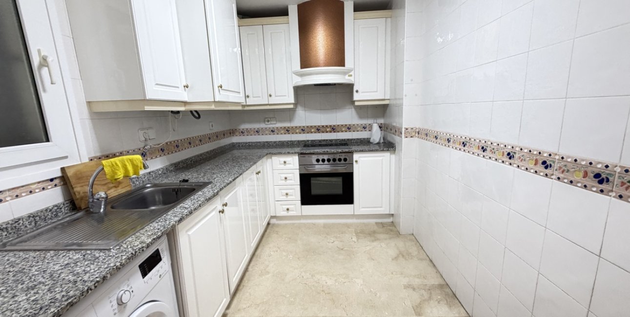 Resale - Apartment / flat -
Orihuela Costa - Villamartin