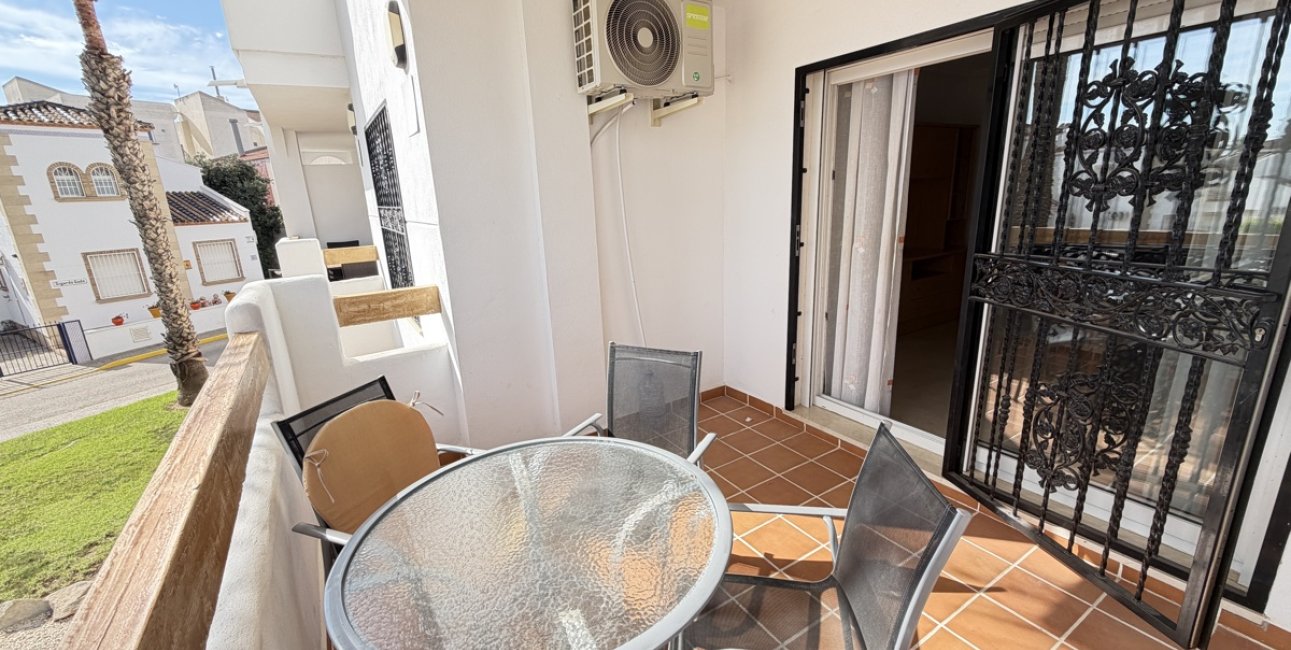 Resale - Apartment / flat -
Orihuela Costa - Villamartin
