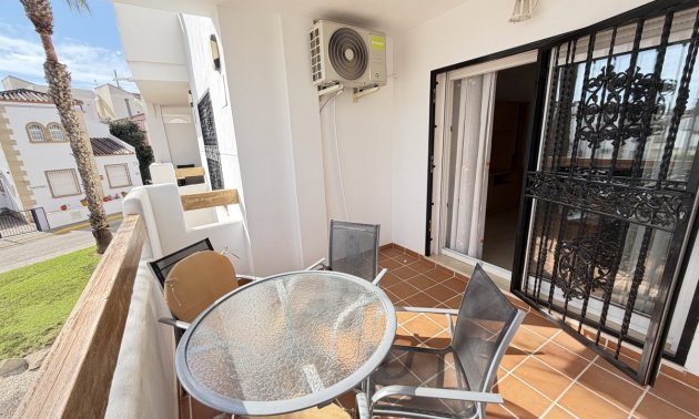 Resale - Apartment / flat -
Orihuela Costa - Villamartin