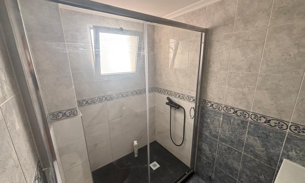 Resale - Apartment / flat -
Almoradi - Almoradi - Town