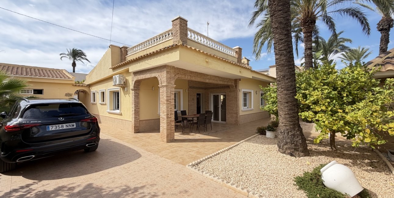 Resale - Villa -
Orihuela Costa - Cabo Roig