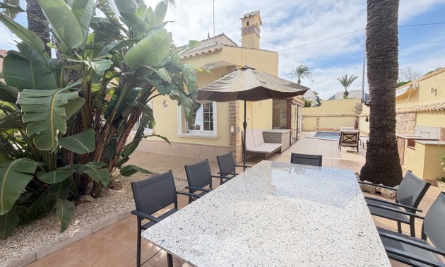Resale - Villa -
Orihuela Costa - Cabo Roig