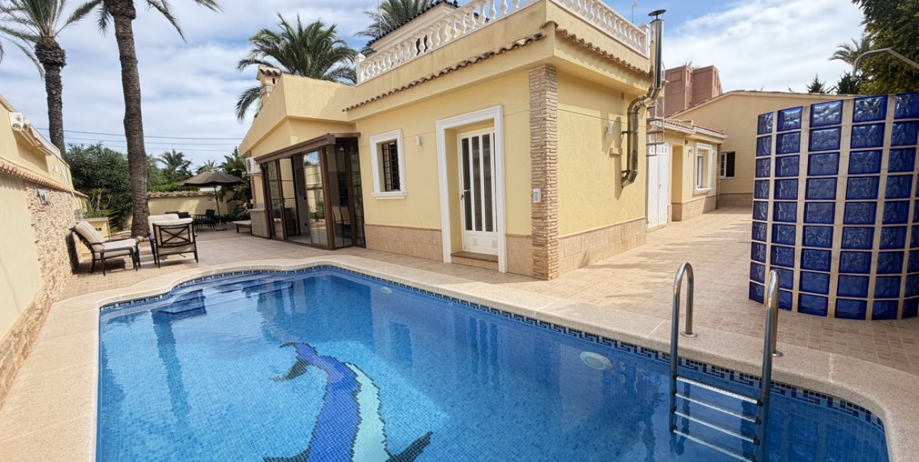 Resale - Villa -
Orihuela Costa - Cabo Roig