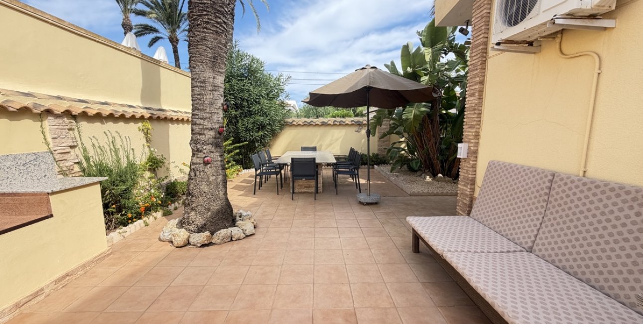 Resale - Villa -
Orihuela Costa - Cabo Roig