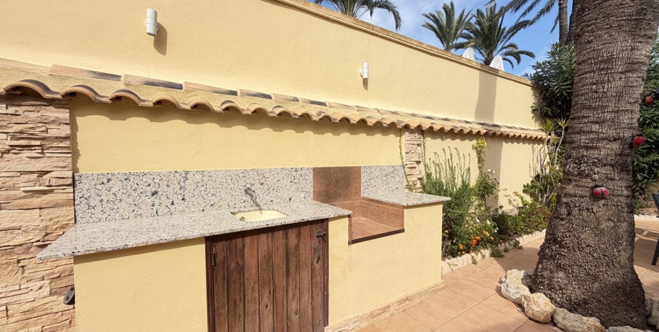 Resale - Villa -
Orihuela Costa - Cabo Roig