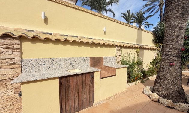 Resale - Villa -
Orihuela Costa - Cabo Roig