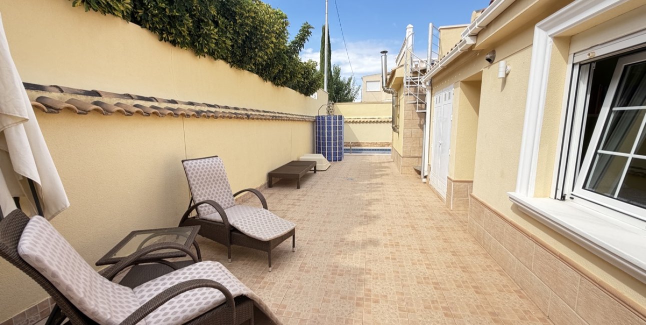 Resale - Villa -
Orihuela Costa - Cabo Roig