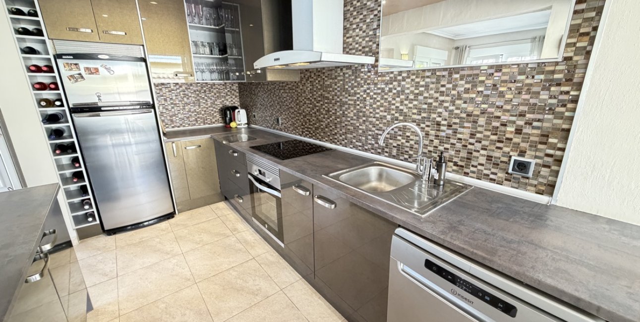 Resale - Villa -
Orihuela Costa - Cabo Roig