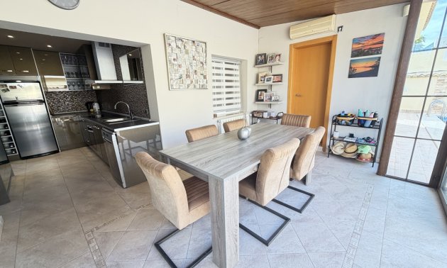 Resale - Villa -
Orihuela Costa - Cabo Roig