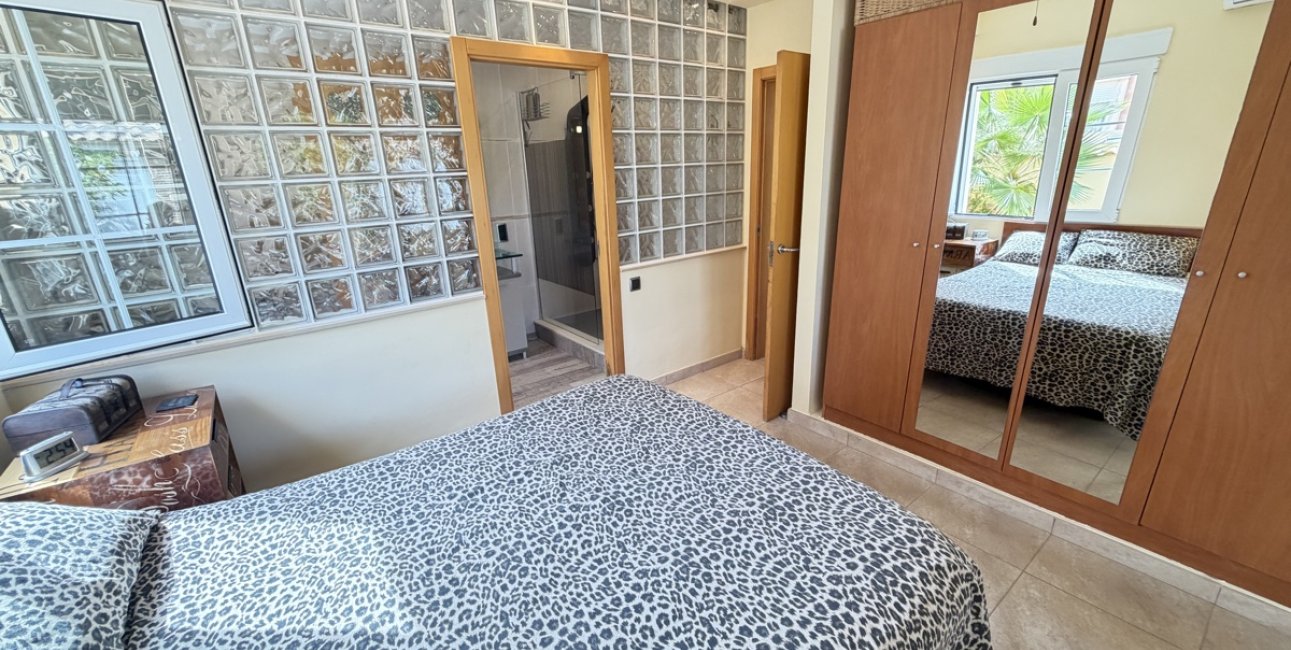 Resale - Villa -
Orihuela Costa - Cabo Roig