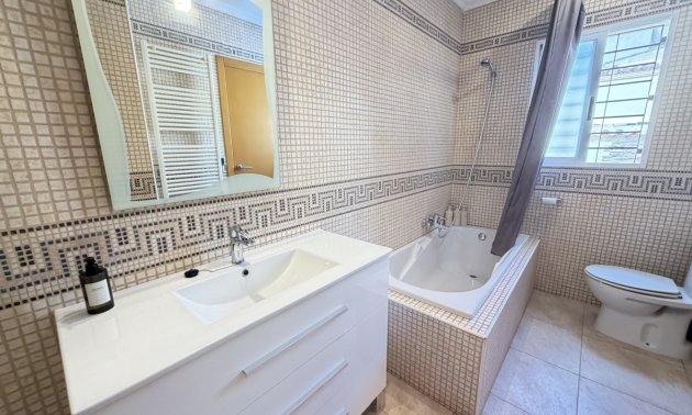 Resale - Villa -
Orihuela Costa - Cabo Roig