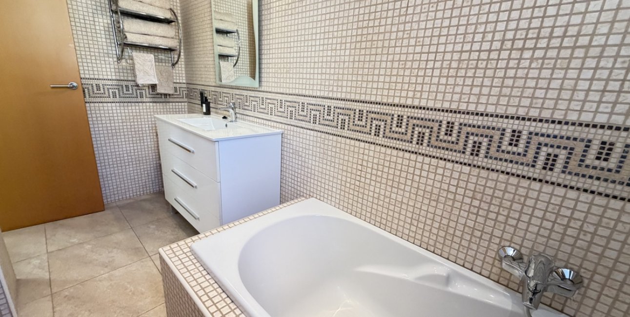 Resale - Villa -
Orihuela Costa - Cabo Roig