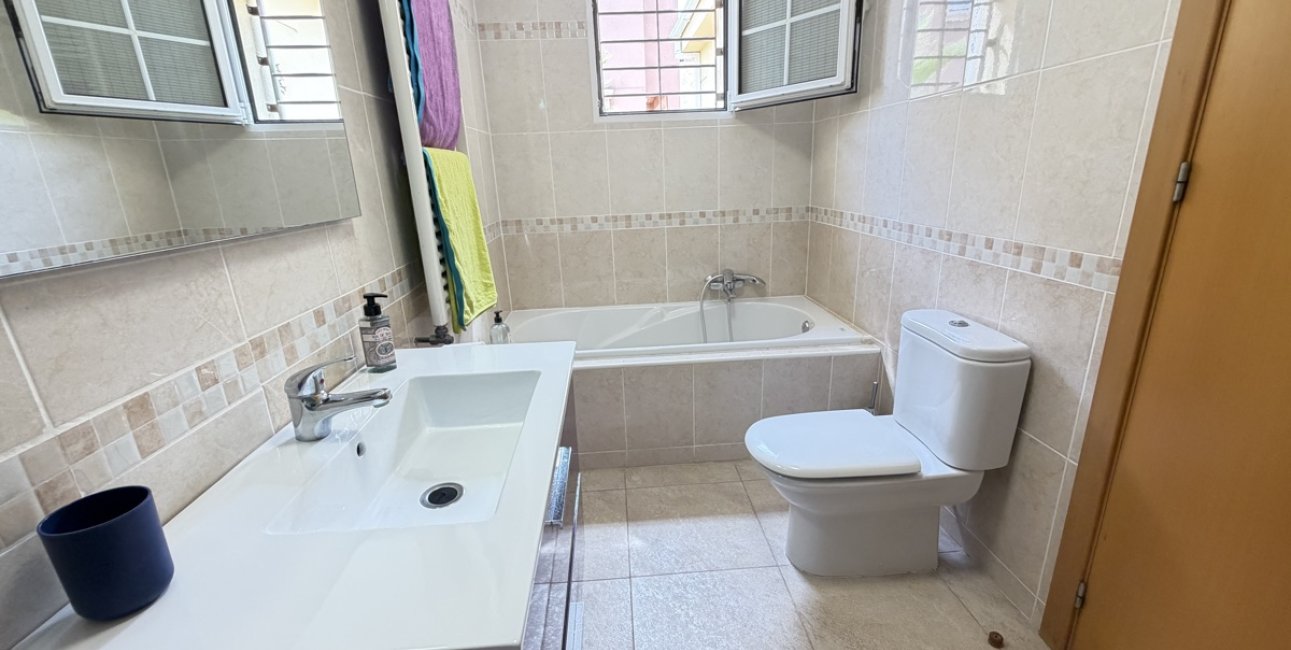 Resale - Villa -
Orihuela Costa - Cabo Roig