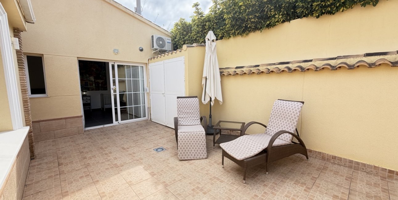 Resale - Villa -
Orihuela Costa - Cabo Roig