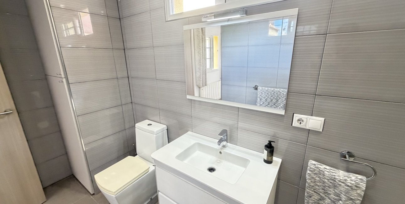 Resale - Villa -
Orihuela Costa - Cabo Roig