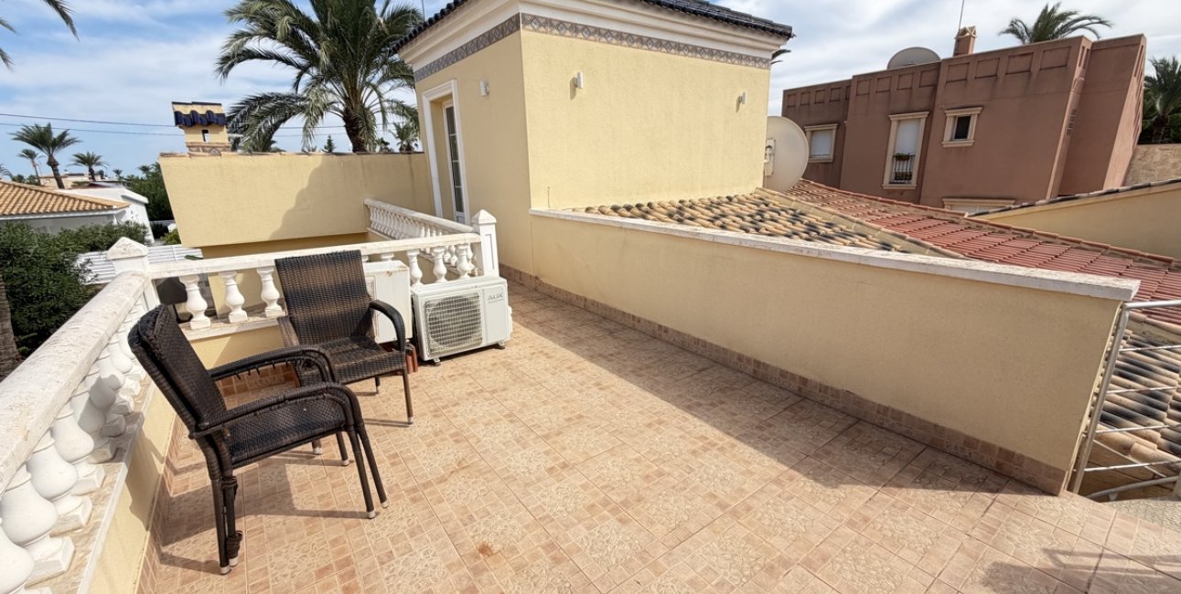 Resale - Villa -
Orihuela Costa - Cabo Roig