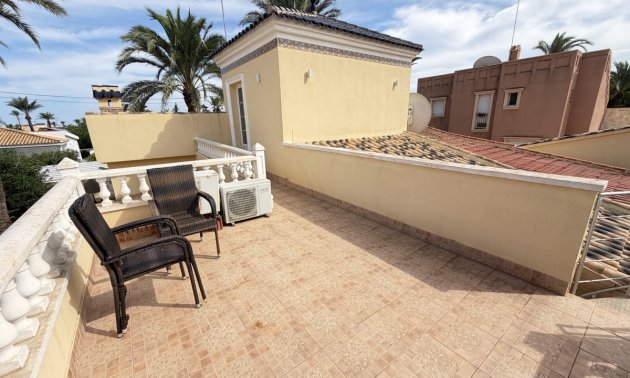 Resale - Villa -
Orihuela Costa - Cabo Roig