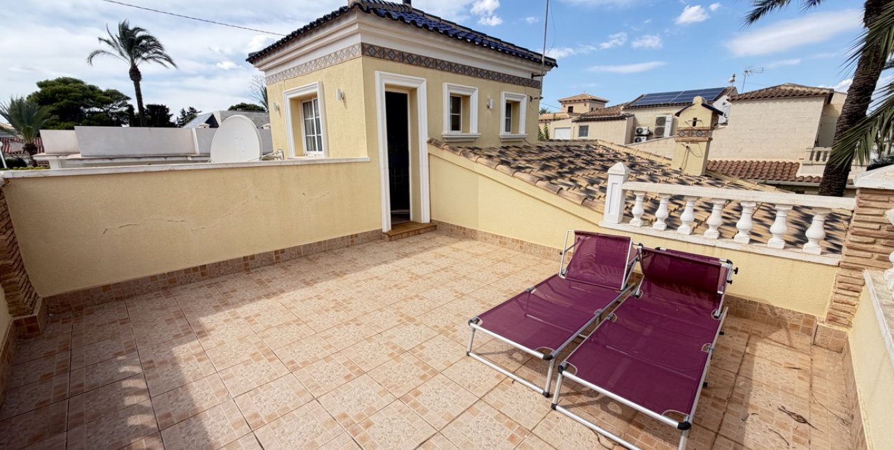 Resale - Villa -
Orihuela Costa - Cabo Roig