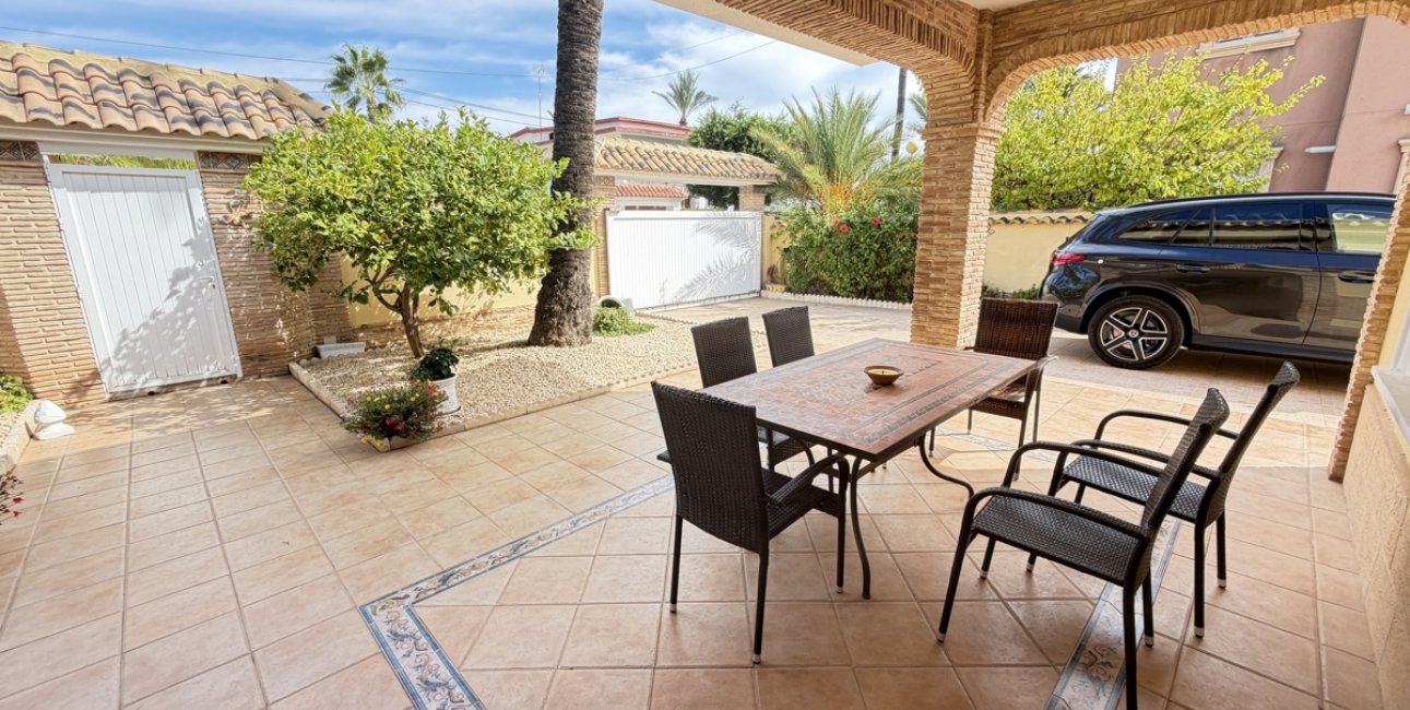 Resale - Villa -
Orihuela Costa - Cabo Roig