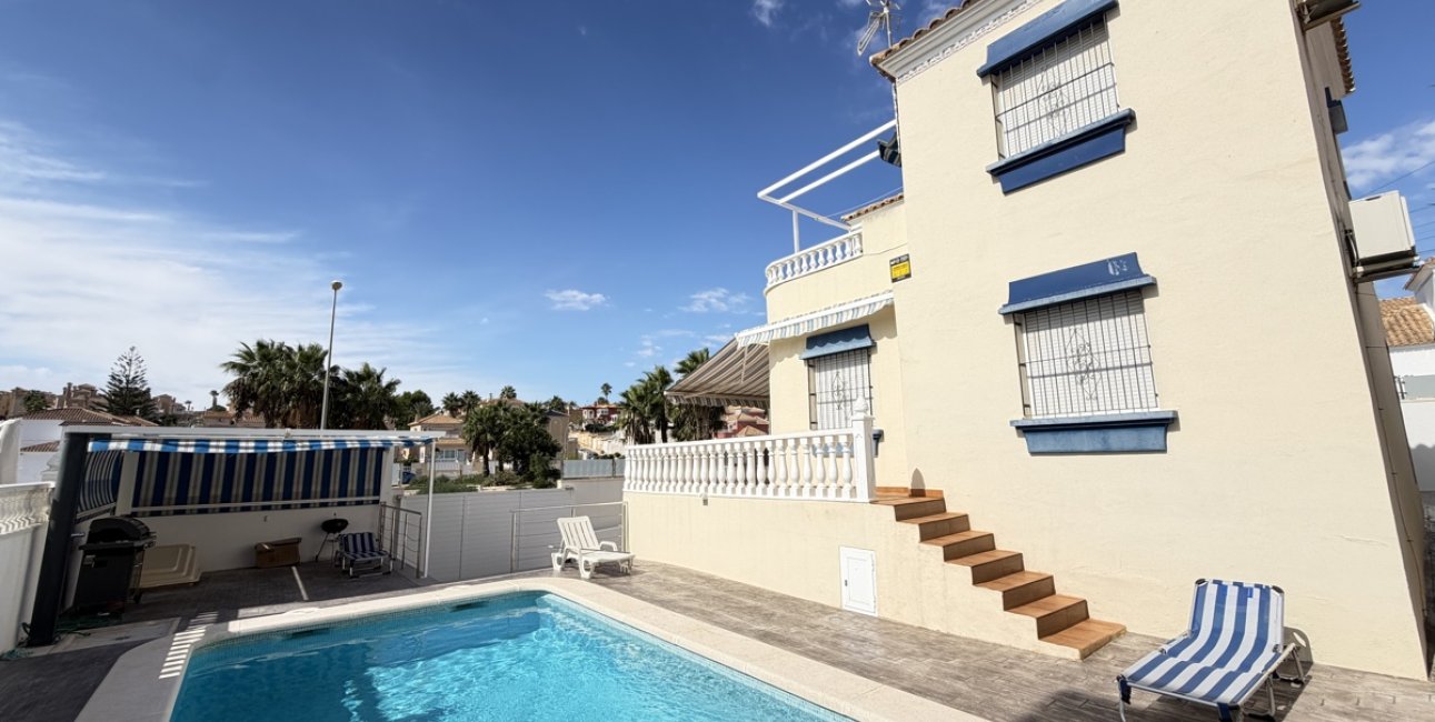 Resale - Villa -
Orihuela Costa - El Galan