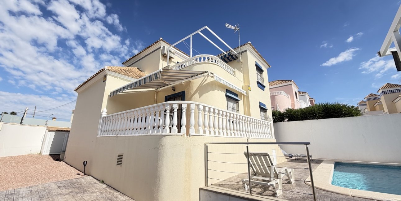 Resale - Villa -
Orihuela Costa - El Galan
