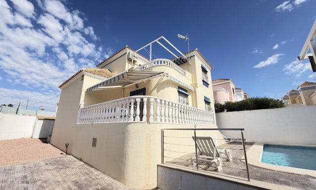 Resale - Villa -
Orihuela Costa - El Galan