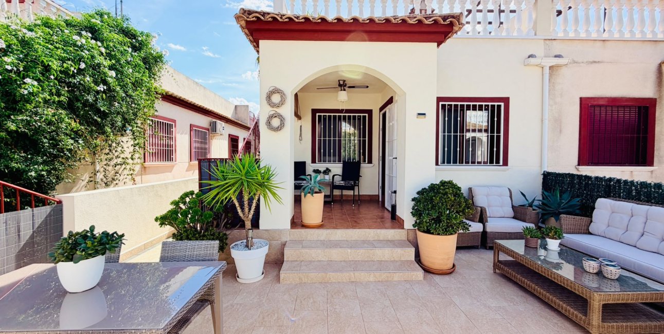 Resale - Townhouse -
Daya Vieja - Daya Vieja - Town
