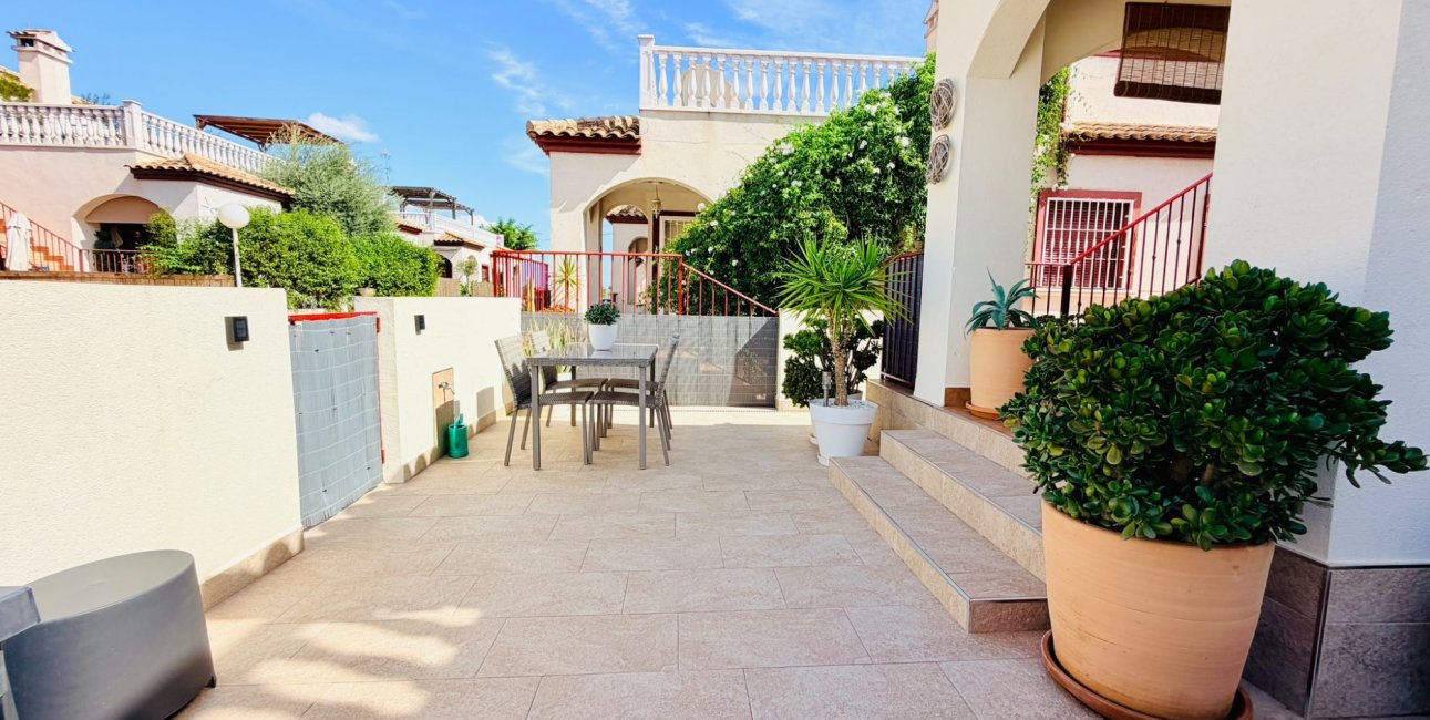 Resale - Townhouse -
Daya Vieja - Daya Vieja - Town