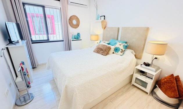 Resale - Townhouse -
Daya Vieja - Daya Vieja - Town