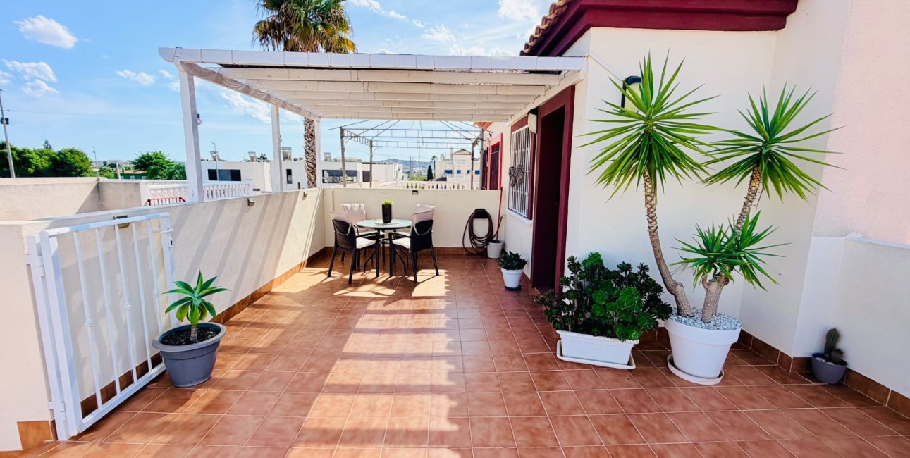Resale - Townhouse -
Daya Vieja - Daya Vieja - Town