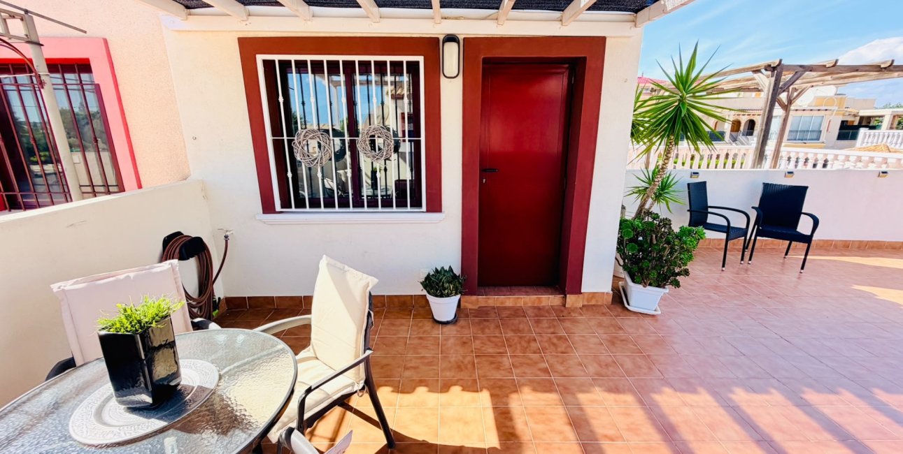 Resale - Townhouse -
Daya Vieja - Daya Vieja - Town