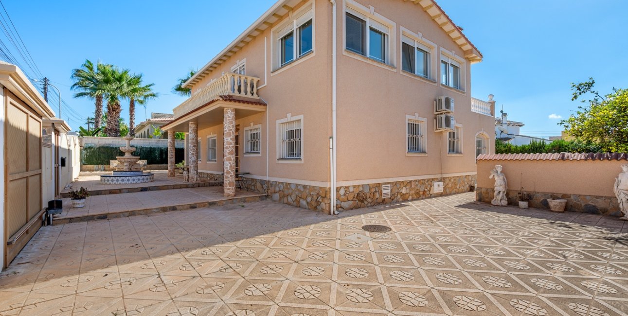 Resale - Villa -
Ciudad Quesada - Ciudad Quesada - Town