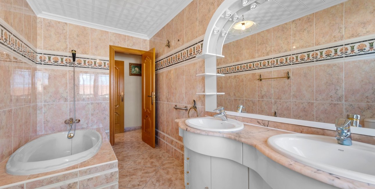 Resale - Villa -
Ciudad Quesada - Ciudad Quesada - Town